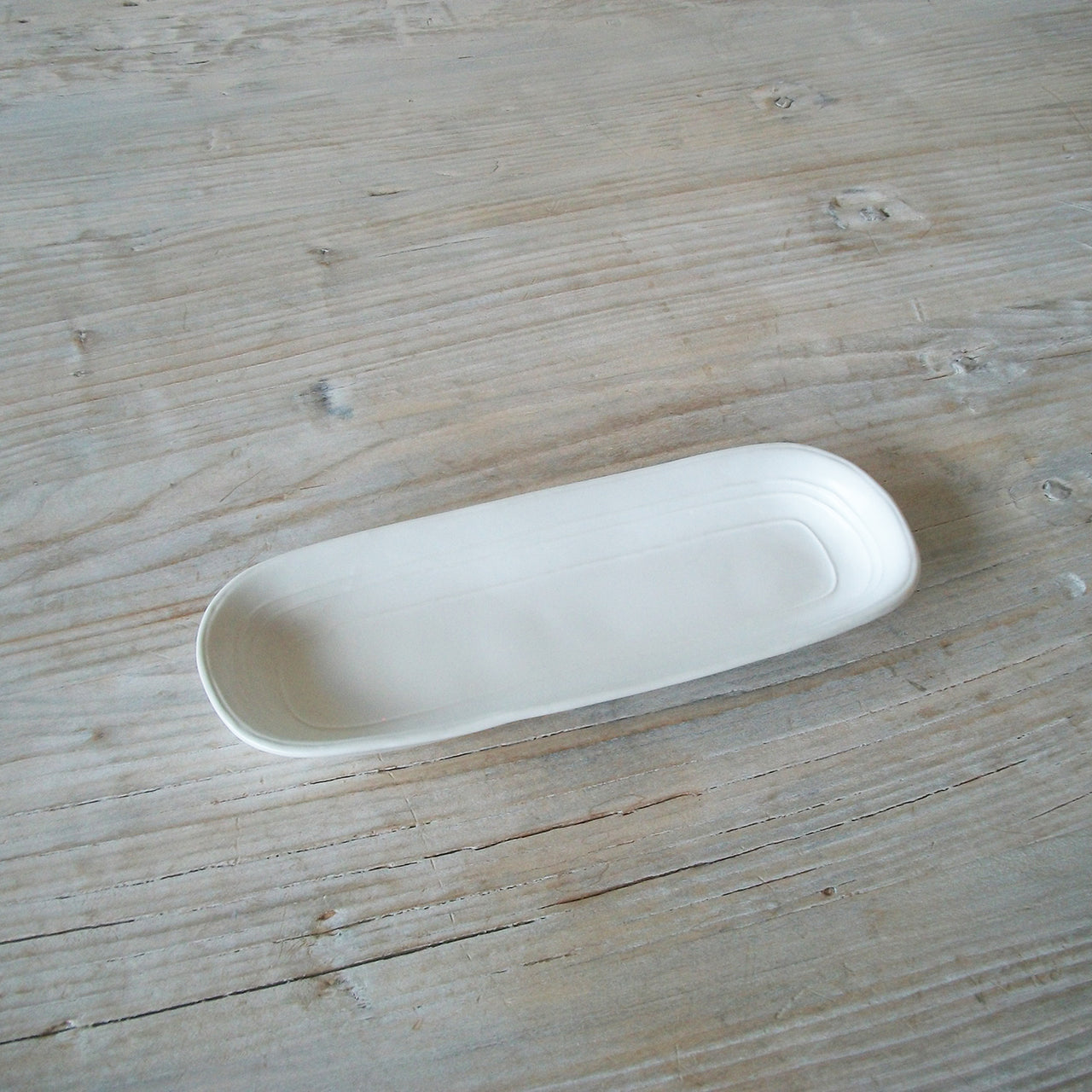 צלחת אובלית קטנה להגשה