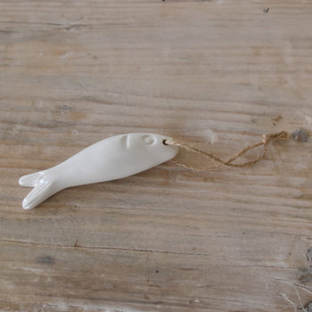 דג מקרמיקה על חוט