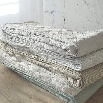 שמיכת קוילט זוגית בתשעה צבעים ודוגמאות