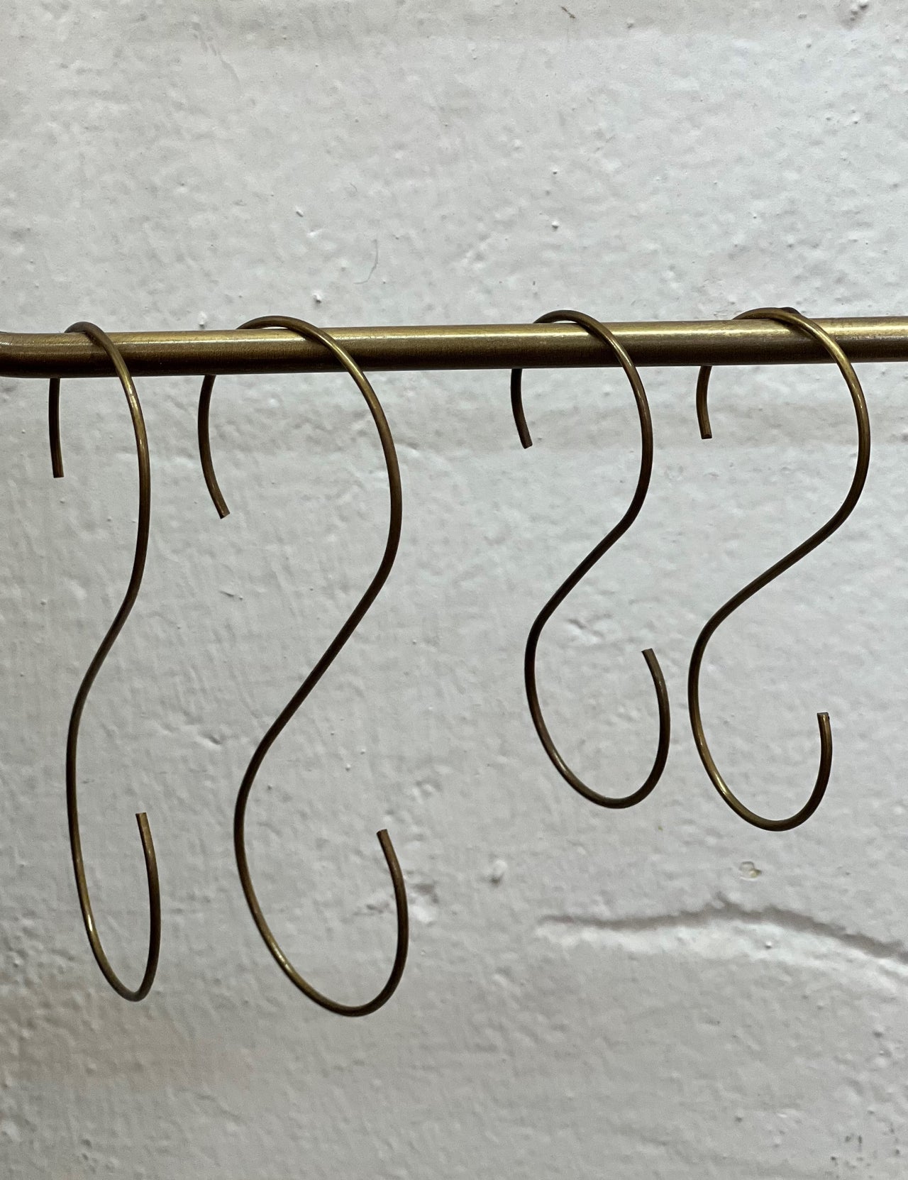 S מתלה דקיק