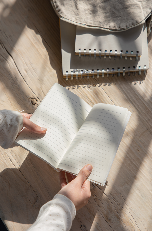 מחברת תפר בינונית