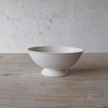 קערת סלט על רגל נמוכה