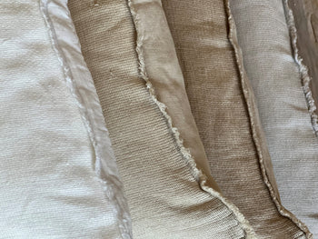 30X50   כרית פשתן עם קצוות פרומים בגימור מחורר