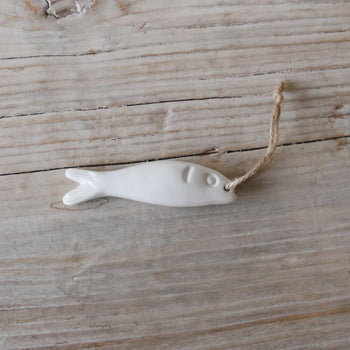 דג מקרמיקה על חוט