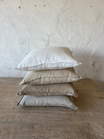 30X50   כרית פשתן עם קצוות פרומים בגימור מחורר