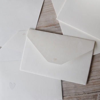 רביעית ניירות מכתבים+מעטפות+מדבקות לב