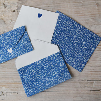 רביעית ניירות מכתבים+מעטפות+מדבקות לב