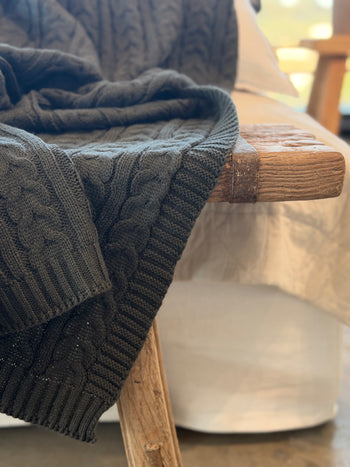 שמיכה סרוגה