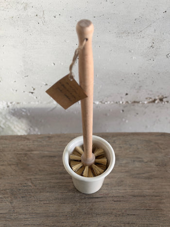 סט מברשת קיפוד וכוס אמייל