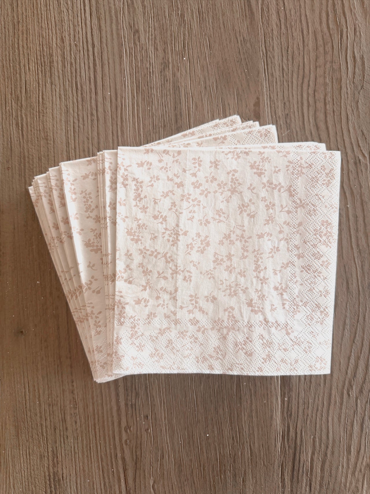 מפיות נייר פרחים ורוד