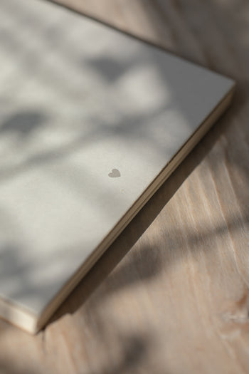 מחברת תפר לבנה LITTLE THINGS