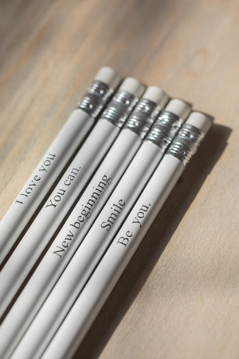 מארז חמישה עפרונות כיתובים