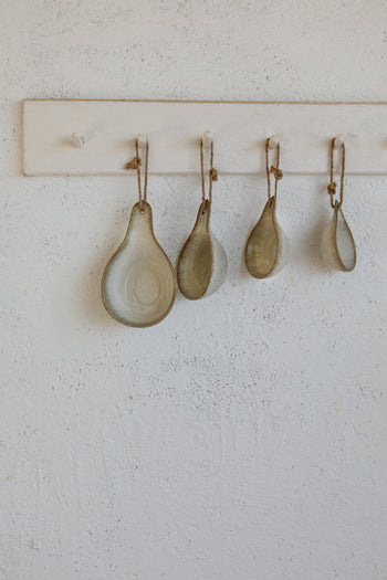 רביעיית כלי קרמיקה בצורת טיפה