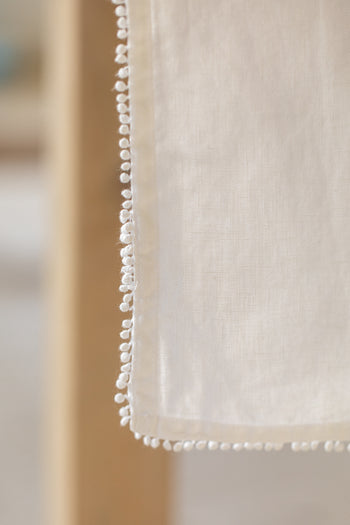 ראנר פשתן עם פונפונים