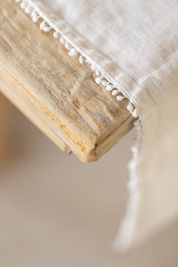 ראנר פשתן עם פונפונים