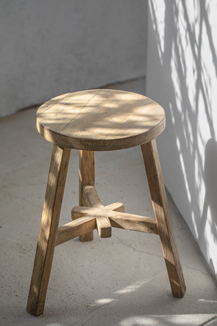 שרפרף עץ עגול