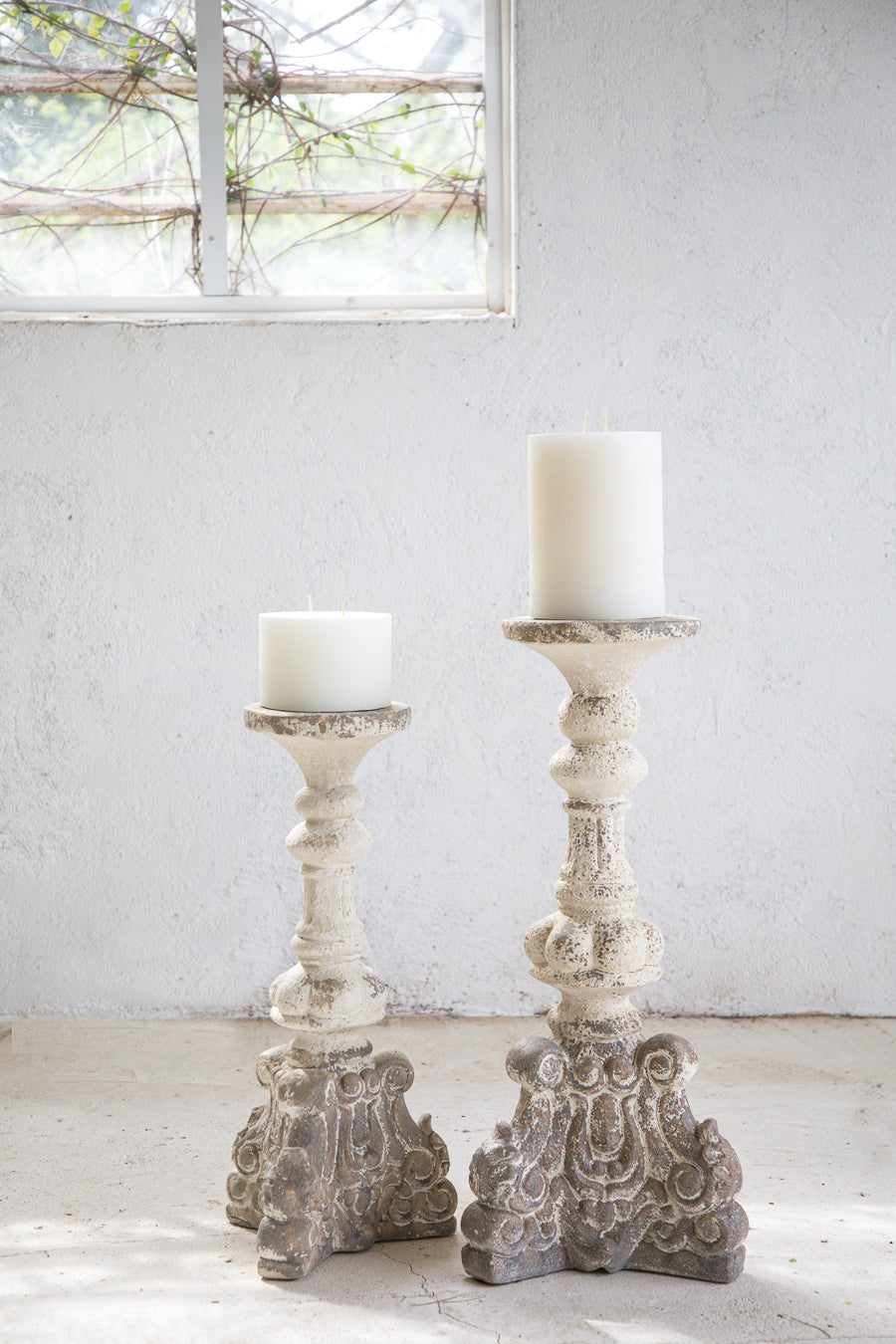 פמוט יצוק בינוני