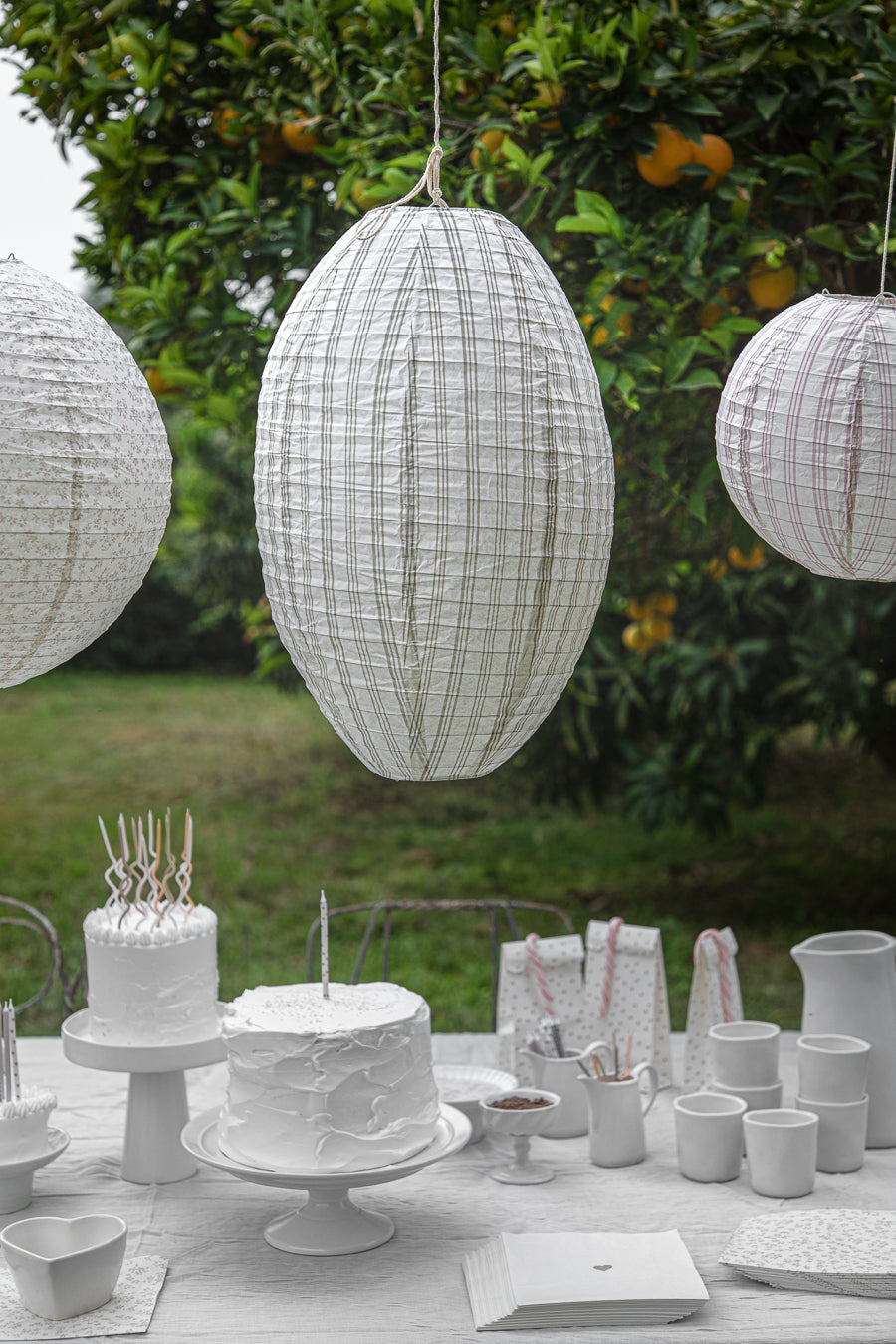 עששית נייר אובל פסים מוקה - בקרוב