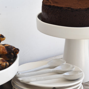 מעמד לעוגה קטן