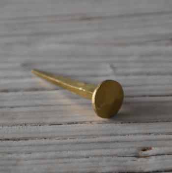 מסמר ברזל לקיר