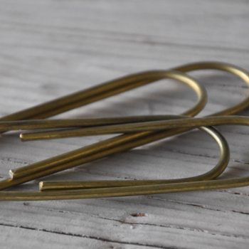 אטב ברזל לניירות