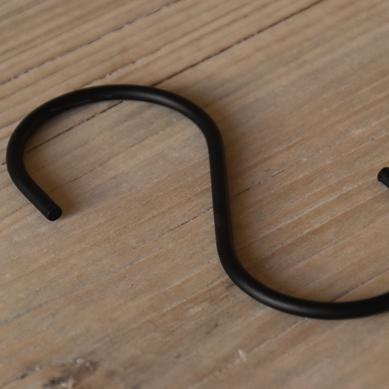 S מתלה בצורת