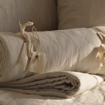 שמיכת קוילט זוגית בתשעה צבעים ודוגמאות